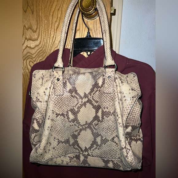 Michael kors snakeskin/ python? Large purse cream/tan/brown - Picture 3 of 11